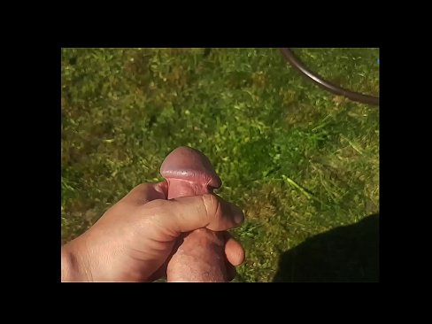 ❤️ Une chaudasse se fait baiser la chatte rose et jouit avec une giclée dans un jardin d'été... ❤️❌ Porno vk at us fr.basseyn-vsem.ru ❌️